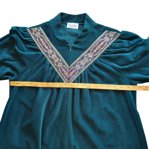Vintage Vanity Fair Emerald Green Velvet Whimsigoth Robe Nightgown Ren Fair - Picture 13 of 14